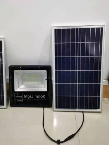 Đèn Pha Năng Lượng Mặt Trời - 300W